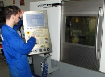 Produzione minuteria CNC Gildemeister | Ditta Peris Gildemeister a 5 assi e centri multitasking permettono operazioni su piu facce in un solo setup